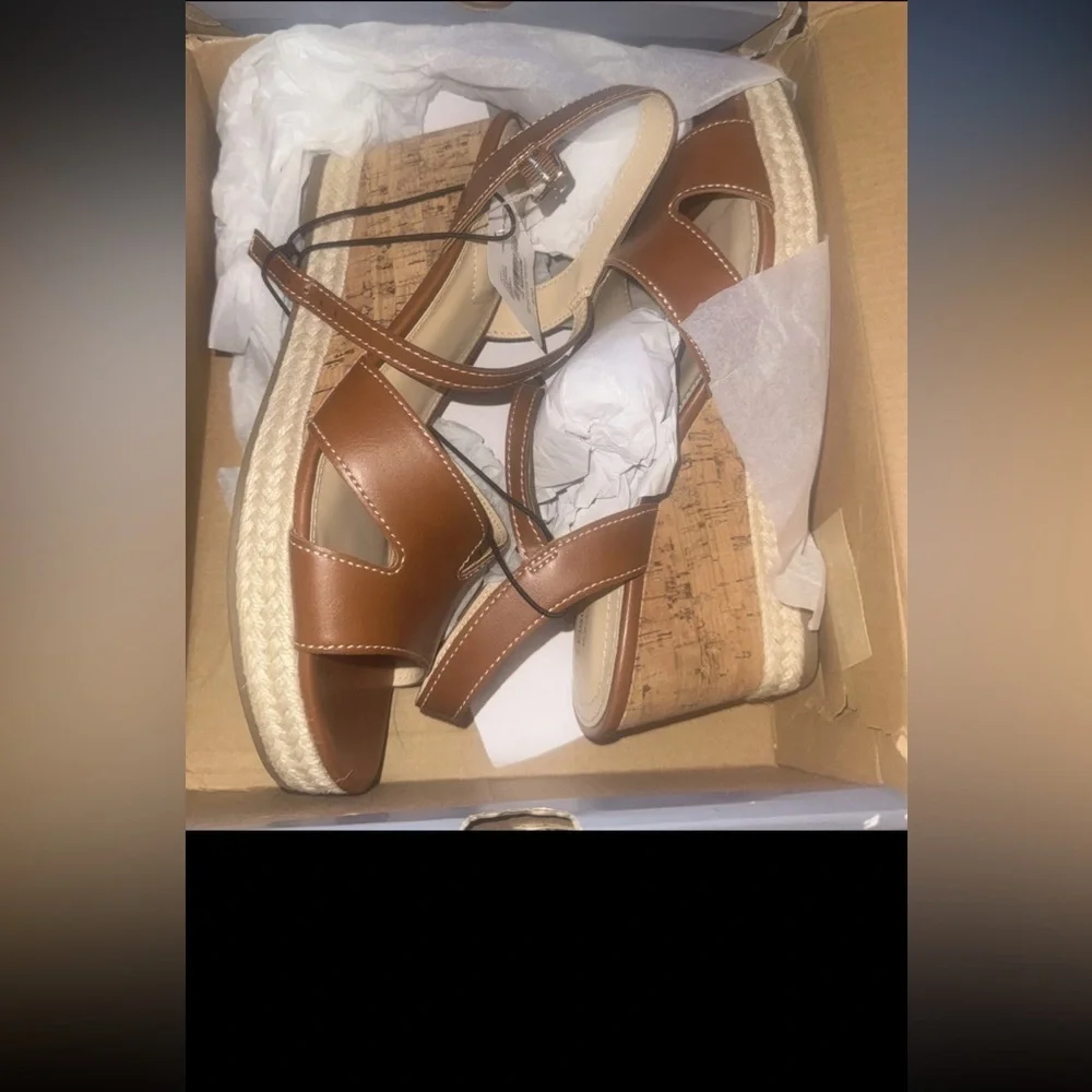Liz Claiborne Women 10M Whiskey Brown Faux Leather Alton Wedge Sandals
